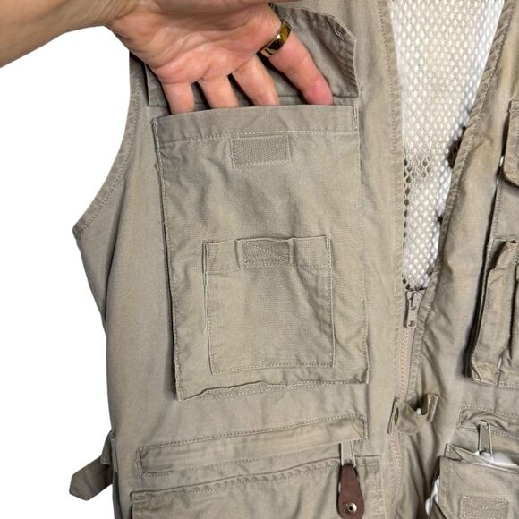 Eddie Bauer Vintage Tan Fishing Cargo Utility Hunting Vest Multiple Pockets Sz M - Picture 6 of 8